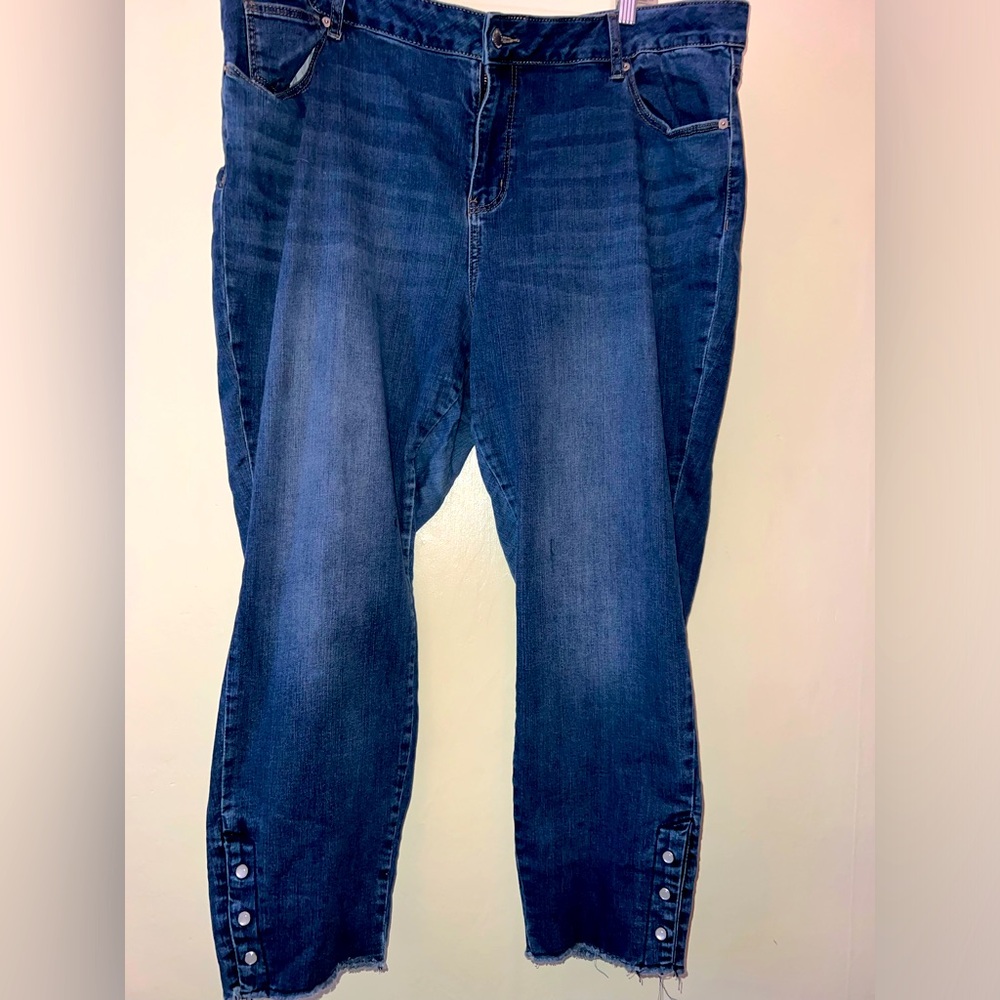 Westport brand ankle length stretch denim jeans.